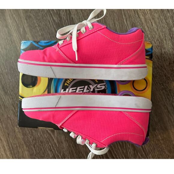 Heelys Pro 20 Sneaker In Pink Size 4 Youth - Picture 8 of 9